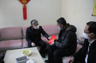 市委常委、副市長(zhǎng)賈剛走訪慰問(wèn)公司困難職工